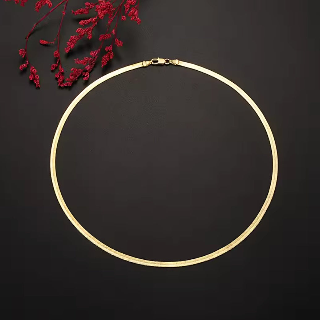 Minimalist Luxury Golden Necklace Unisex